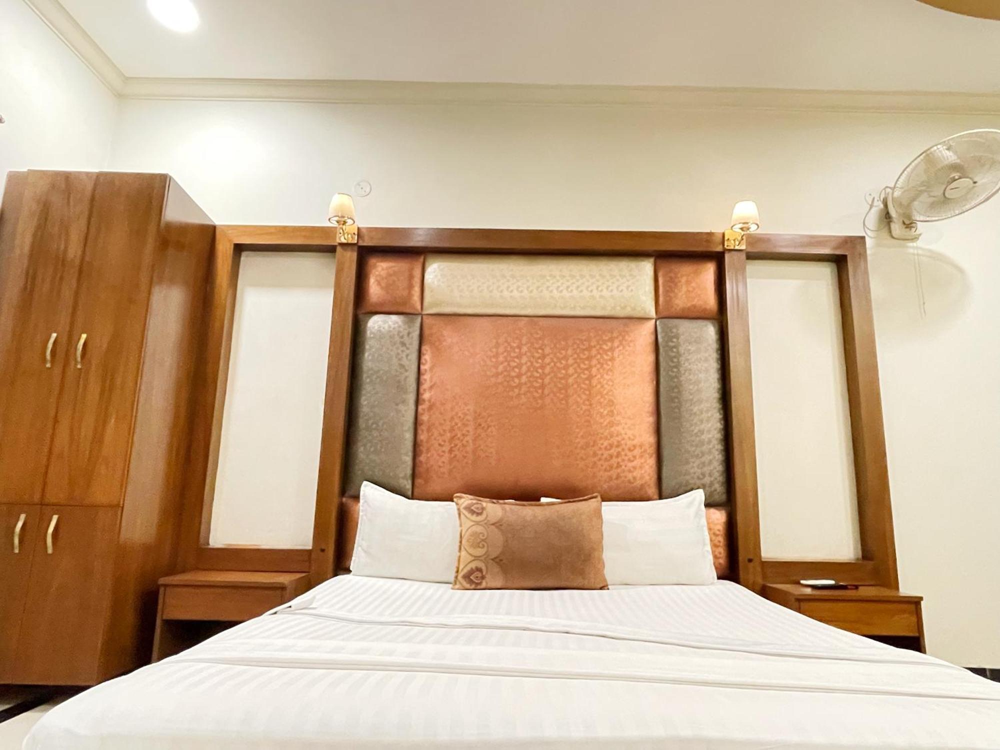 The Grand Hotel Multan Exterior photo